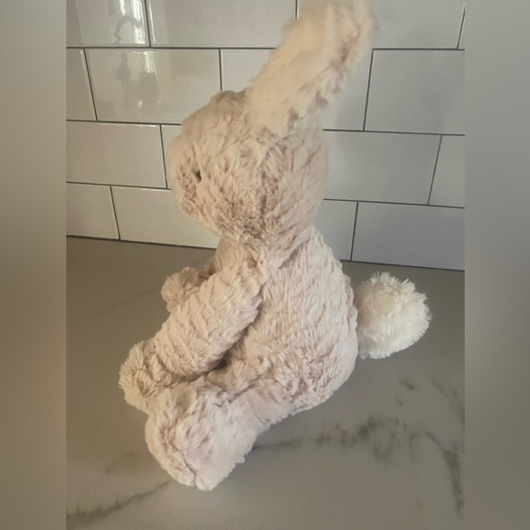 Jellycat- Retired Design.  Fuddlewuddle Champagne Bunny Medium 9" Seated - Picture 3 of 5
